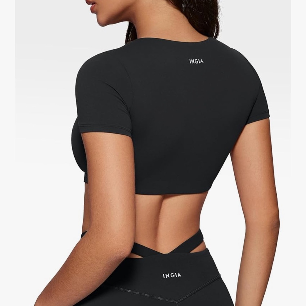 Black Crop Top with Short Sleeves